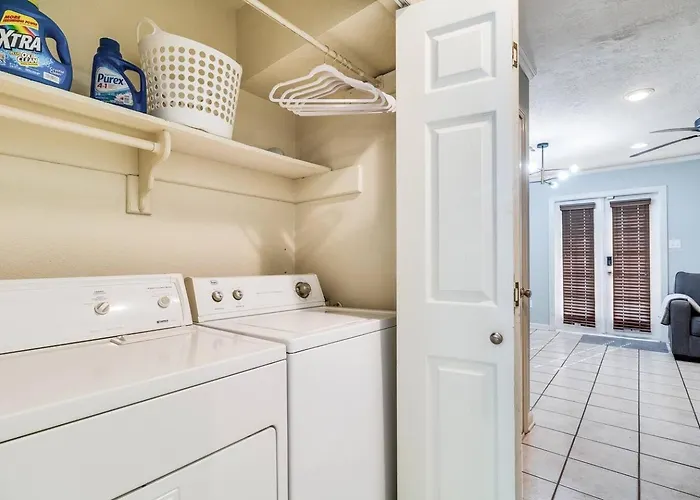 Lalaland -2 Masters, King Bed, Comfort & Location! Lafayette