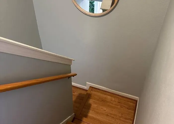 Lalaland -2 Masters, King Bed, Comfort & Location! Lafayette